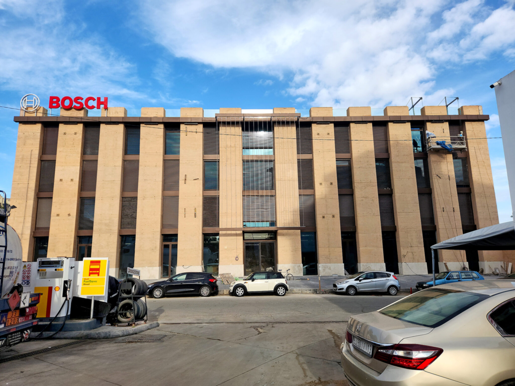 Natürlich gekühltes Bürogebäude